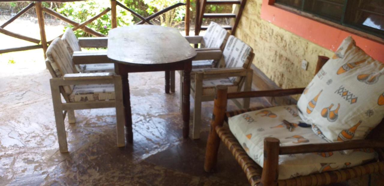 Malaika Holiday Villas Diani Beach Exterior photo