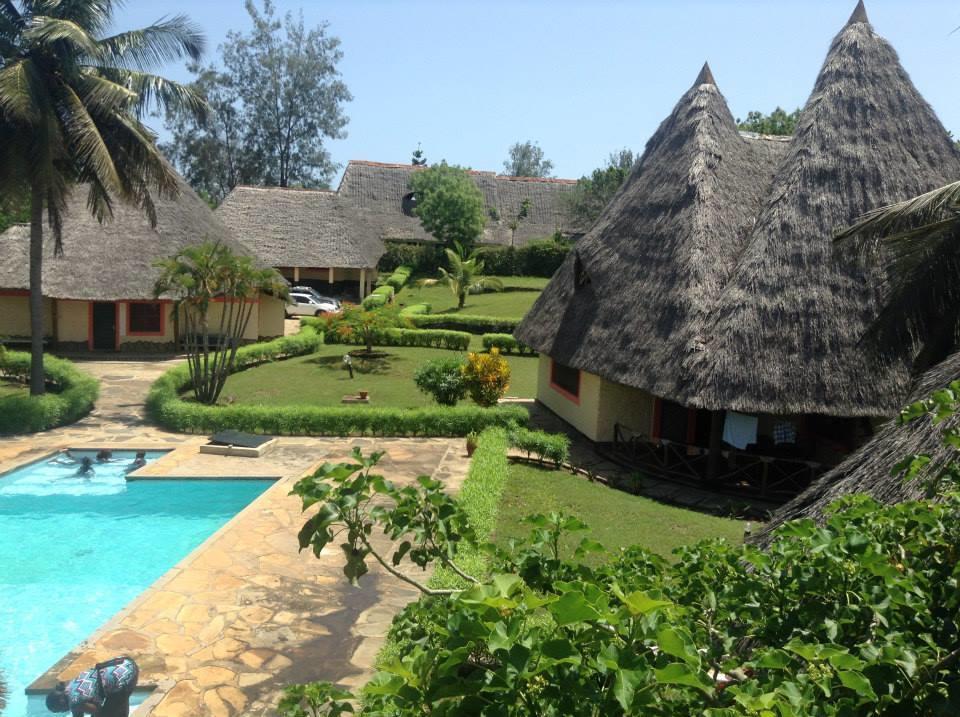 Malaika Holiday Villas Diani Beach Exterior photo